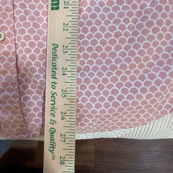 Faherty Organic Cotton Button Down Shirt Men M Pink Scallop Print Resort Wear SS - Picture 7 of 9